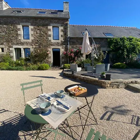Demeure Du Porzou: Charming Retreat Near Paimpol Bed & Breakfast *