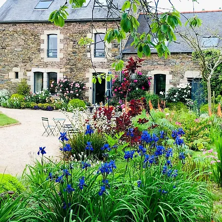 Demeure Du Porzou: Charming Retreat Near Paimpol