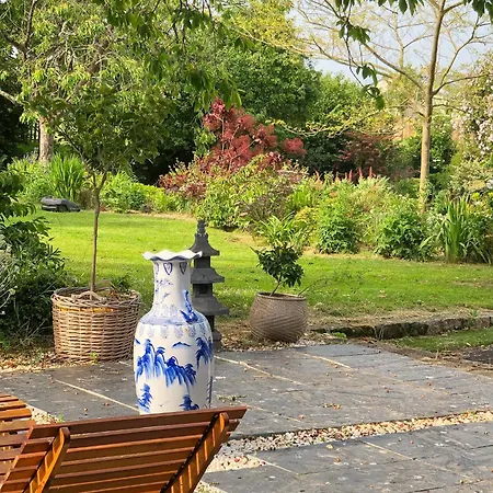 Demeure Du Porzou: Charming Retreat Near Paimpol Bed & Breakfast Yvias